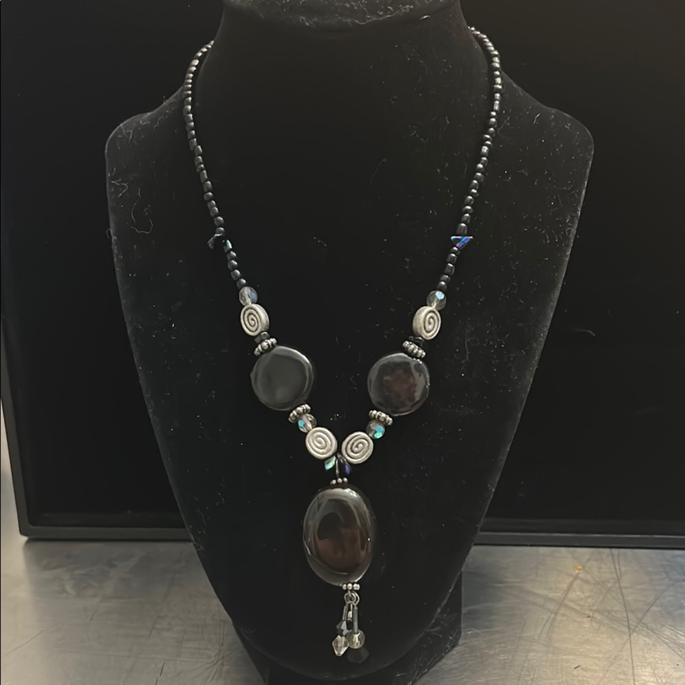 Vintage Yousi Elegant Black and Silver Beaded Necklace